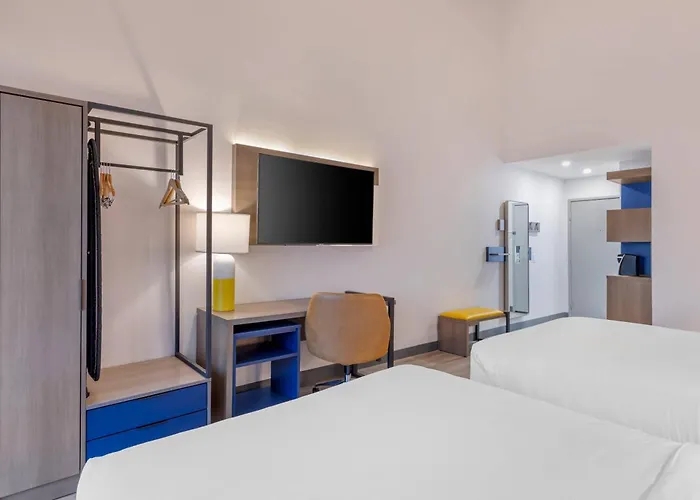 Comfort Inn & Suites Irvine Spectrum