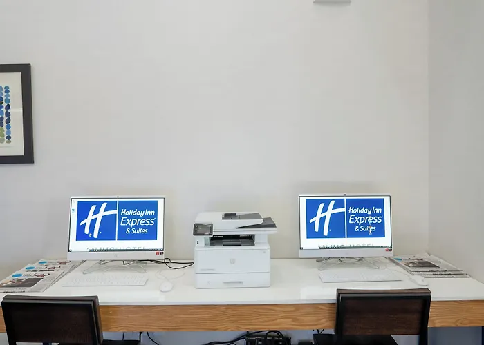 Holiday Inn Express & Suites - Lake Forest By Ihg